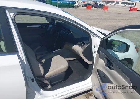 2017 Nissan Sentra S z USA, uszkodzony, nr VIN 3N1AB7AP9HY324278